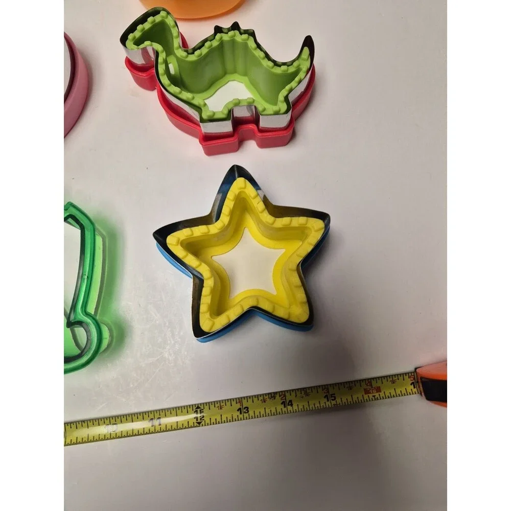 Plastic & Metal Sandwich Cutters/Seal sandwich Kids Lunch